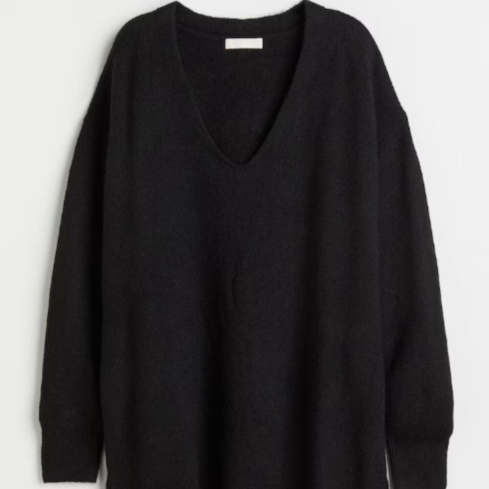 H&M black V-neck sweater (size XS)